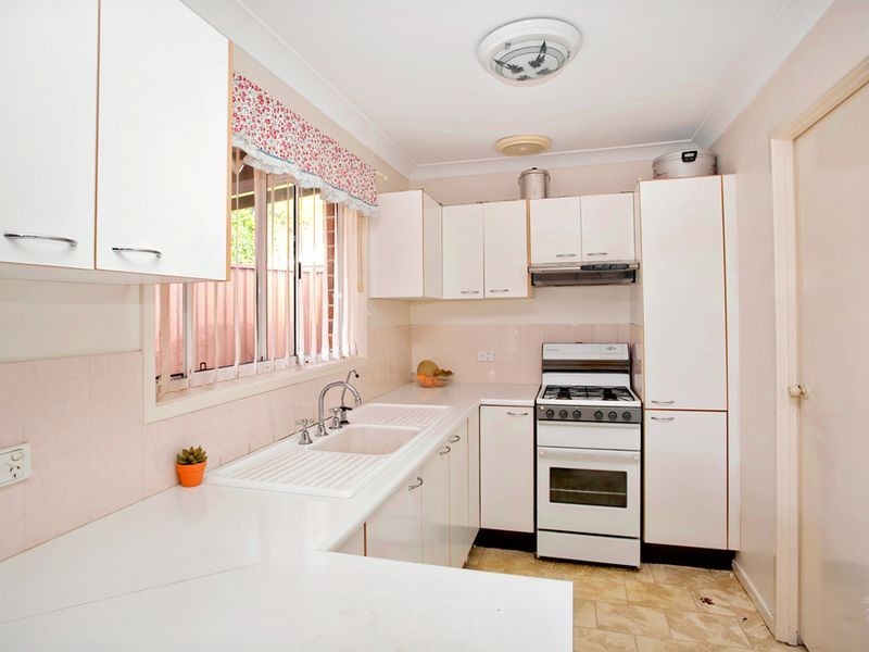 61a Explorers Way, St Clair NSW 2759