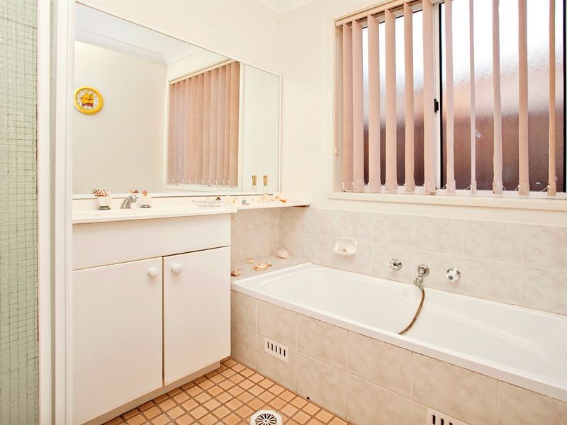 61a Explorers Way, St Clair NSW 2759