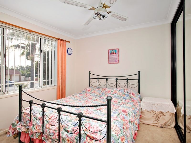 61a Explorers Way, St Clair NSW 2759