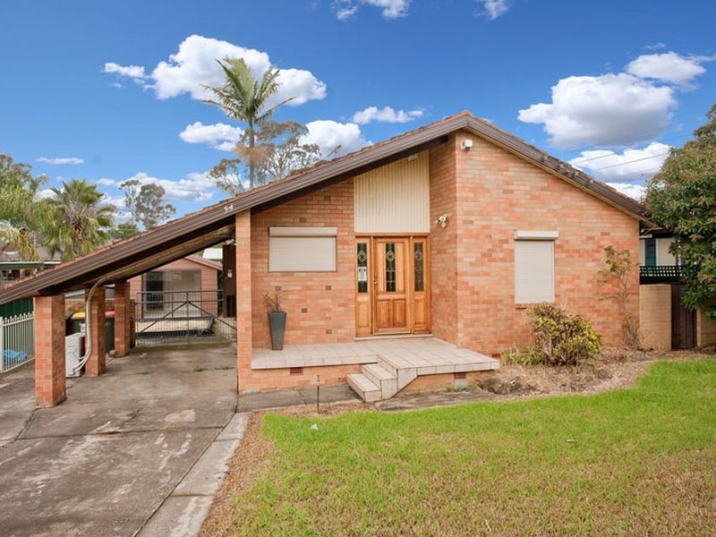 94 Lucena Cres, Lethbridge Park NSW 2770