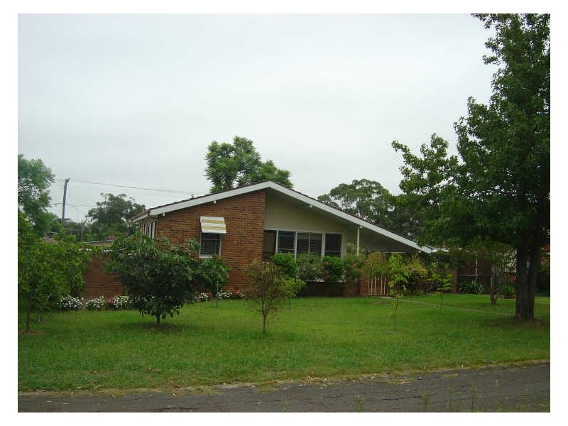 8 DETZNER PLACE, Whalan NSW 2770