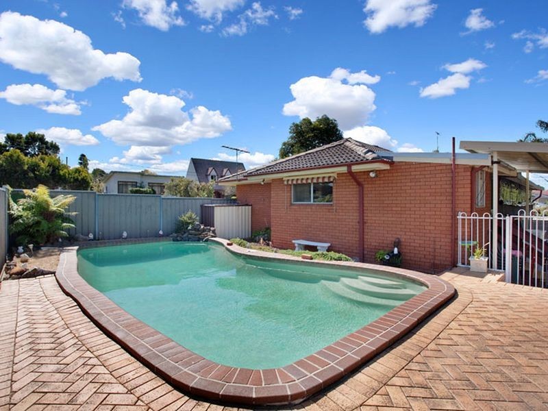 18 Arnold Ave, St Marys NSW 2760