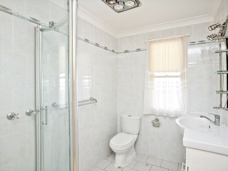 56 Lingayen Avenue, Lethbridge Park NSW 2770