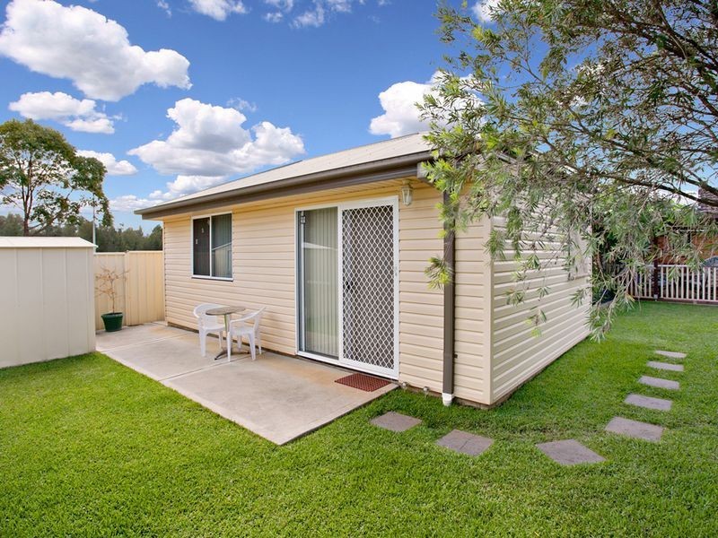33 Solander Dr, St Clair NSW 2759