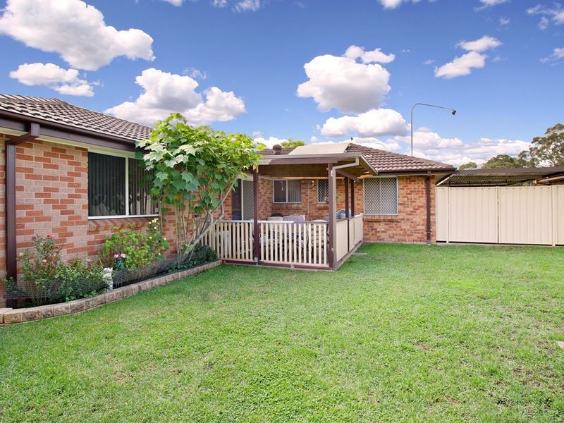 33 Solander Dr, St Clair NSW 2759
