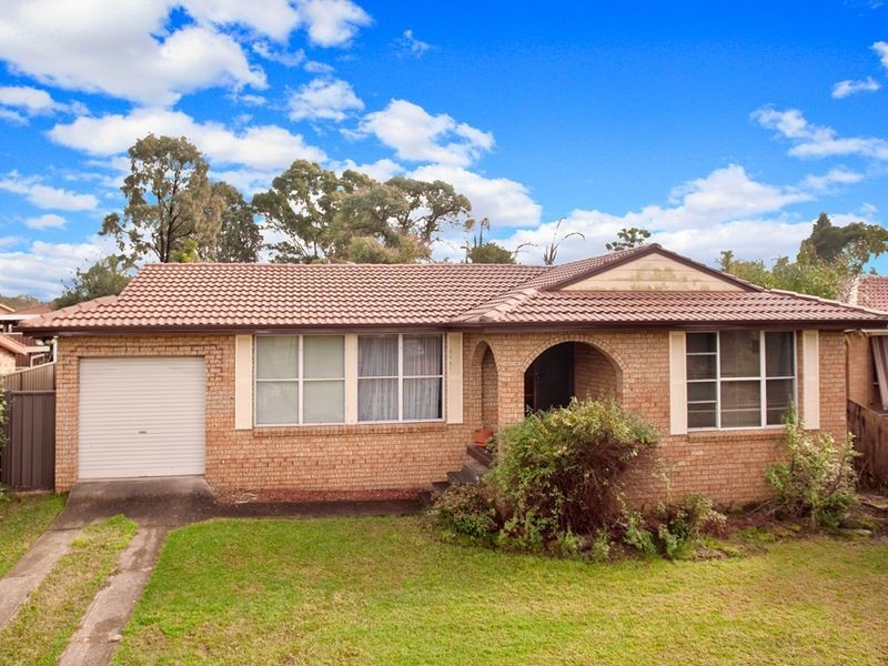 124 Pinecreek Circuit, St Clair NSW 2759