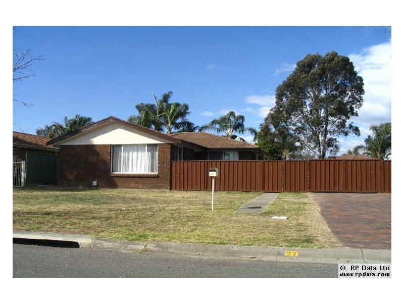 27 Palena Cres, St Clair NSW 2759