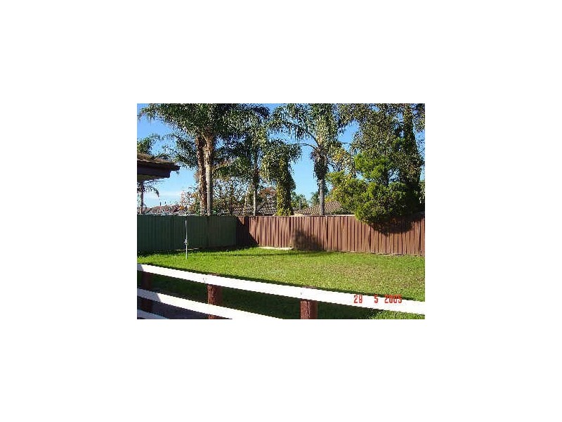 27 Palena Cres, St Clair NSW 2759