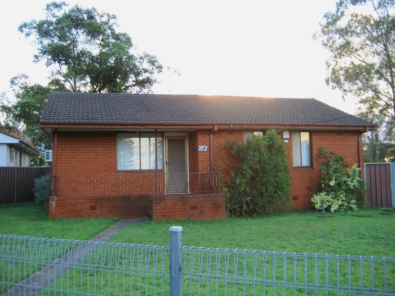 27 Kavieng Ave, Whalan NSW 2770