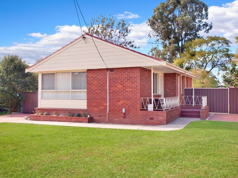7 Manila Road, Lethbridge Park NSW 2770