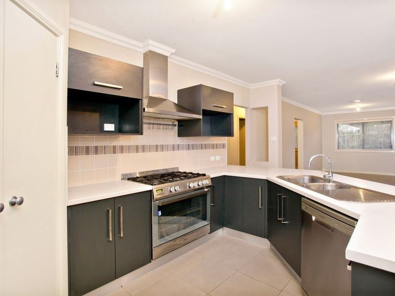 11 Jenkin Street, Ropes Crossing NSW 2760