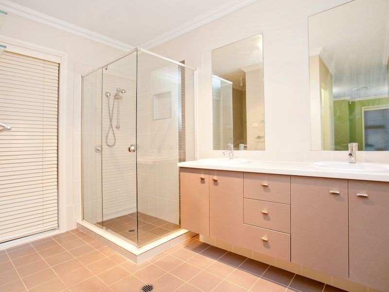 11 Jenkin Street, Ropes Crossing NSW 2760