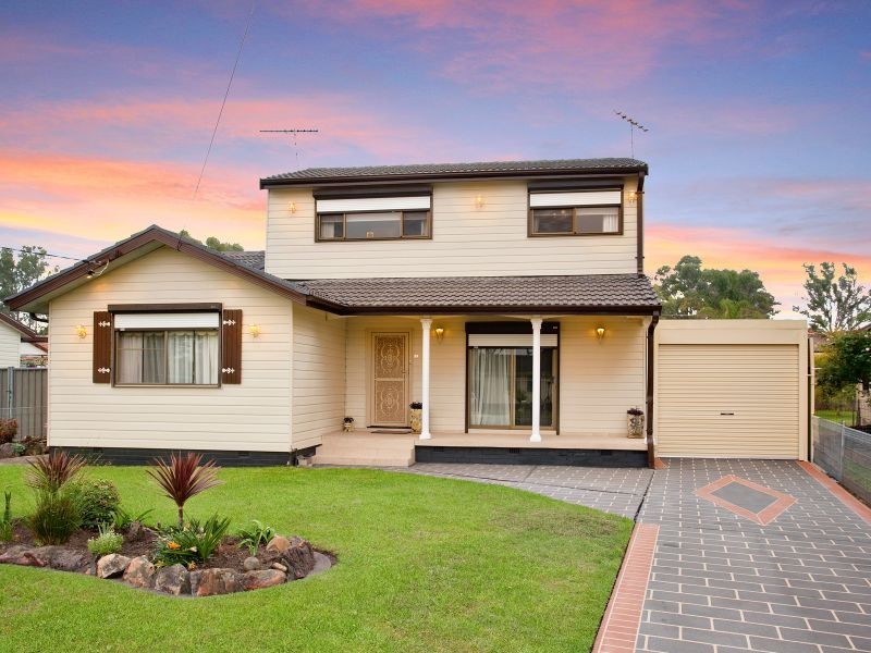 32 Melanesia Avenue, Lethbridge Park NSW 2770