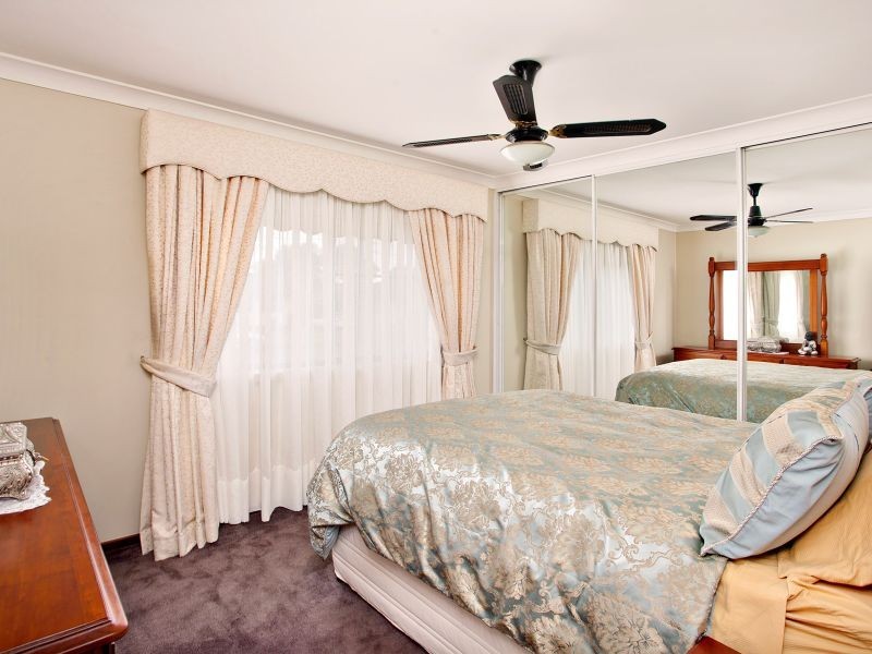 32 Melanesia Avenue, Lethbridge Park NSW 2770