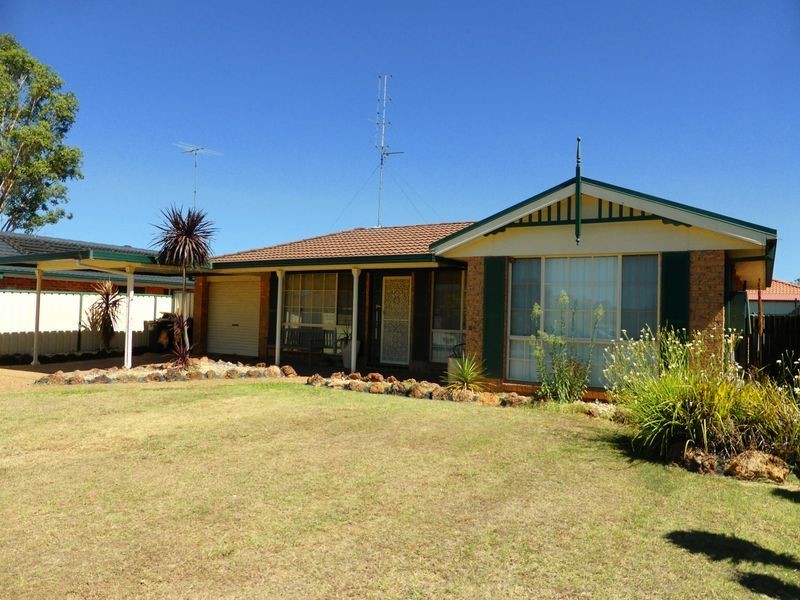 4 Schubert Way, Claremont Meadows NSW 2747