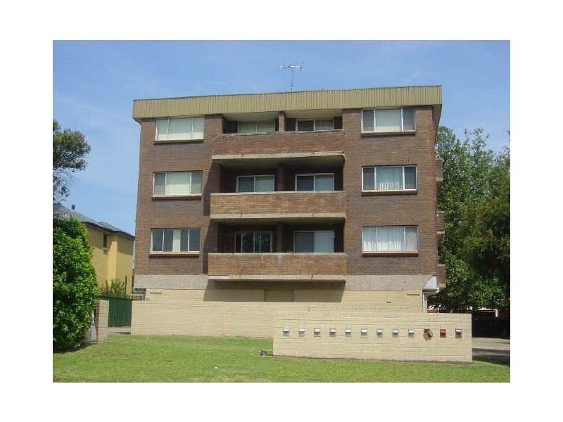 4/12 Sainsbury Street, St Marys NSW 2760