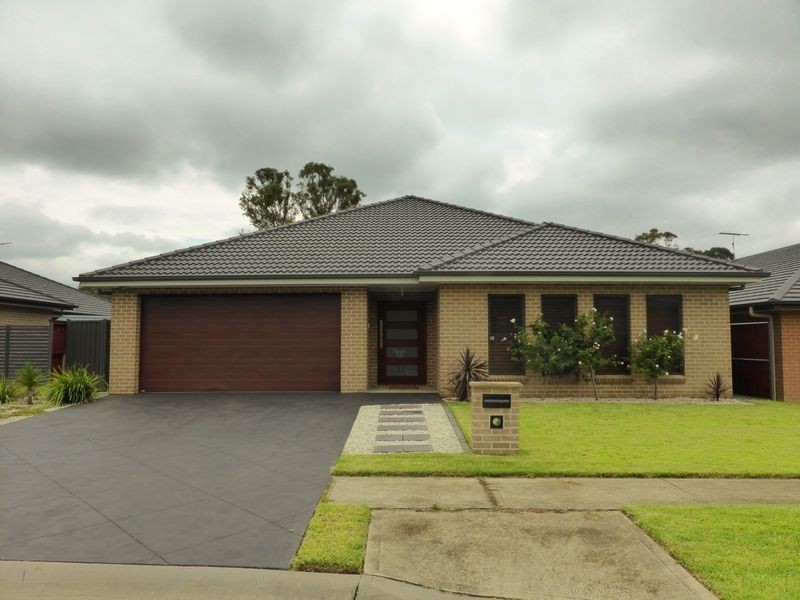 7 Central Park Drive, Claremont Meadows NSW 2747