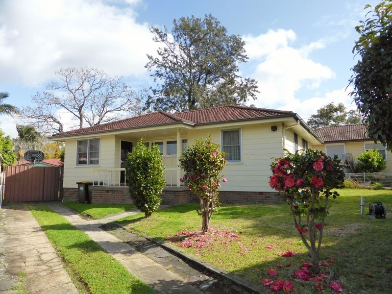 6 Lang Crescent, Blackett NSW 2770