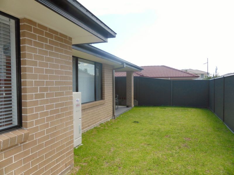 8 Scott Street, Ropes Crossing NSW 2760