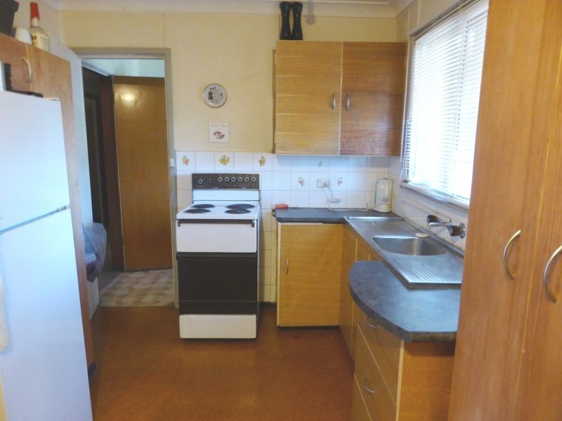 6 Pitcairn Avenue, Lethbridge Park NSW 2770