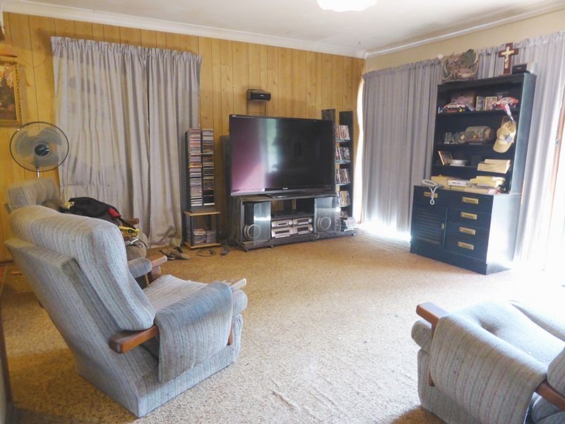 6 Pitcairn Avenue, Lethbridge Park NSW 2770