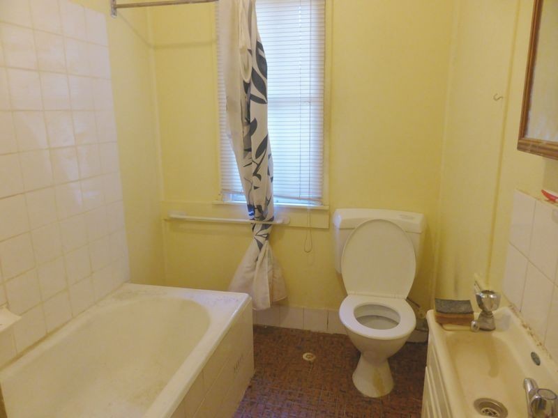 6 Pitcairn Avenue, Lethbridge Park NSW 2770