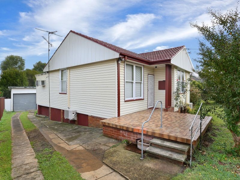 2 Adams Crescent, St Marys NSW 2760