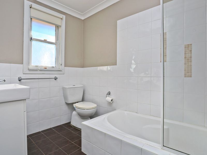 24 Tahiti Avenue, Lethbridge Park NSW 2770