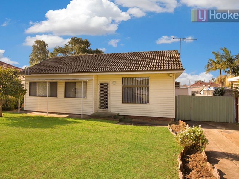 26 Dan Crescent, Colyton NSW 2760