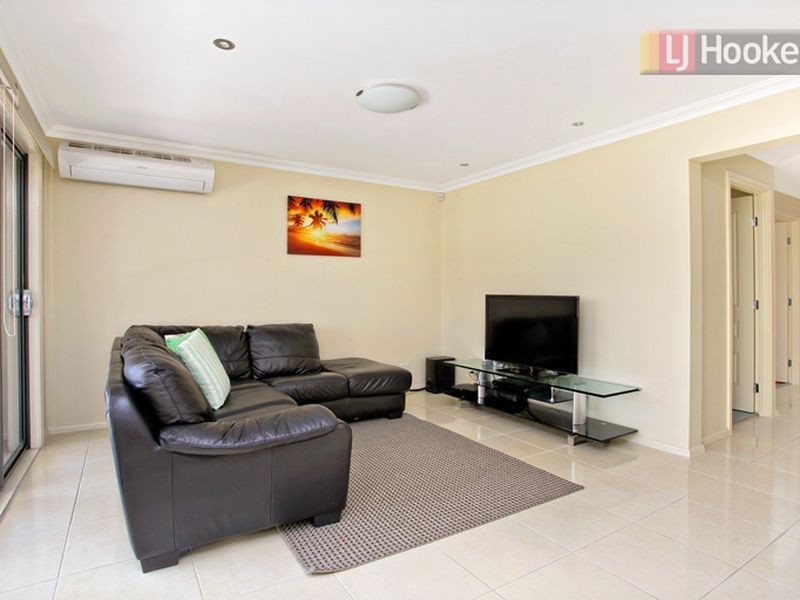 8 McIntyre Street, Ropes Crossing NSW 2760