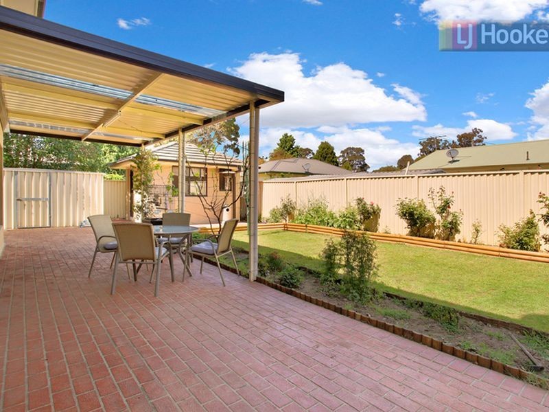 8 Luton Place, Colyton NSW 2760