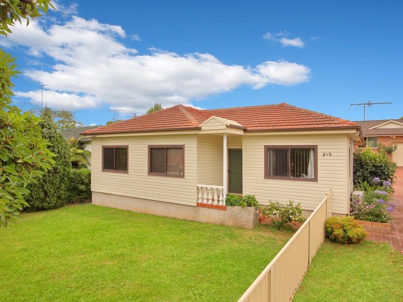 1 215 Carpenter Street, St Marys NSW 2760