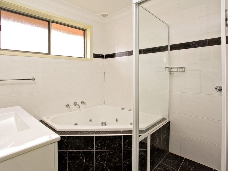 4 Nevada Ave, Colyton NSW 2760