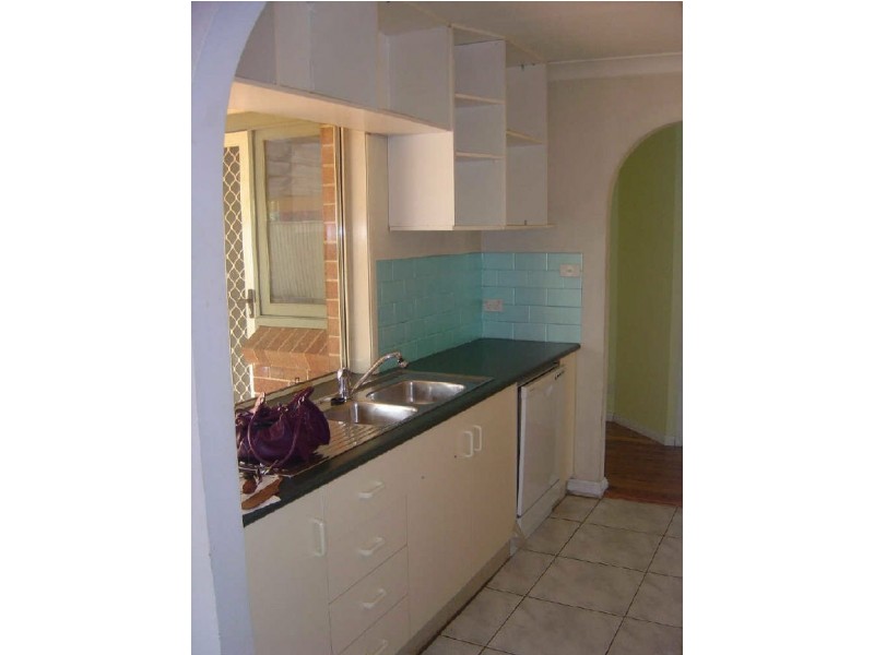 1 GEMSTONE WAY, Oakhurst NSW 2761