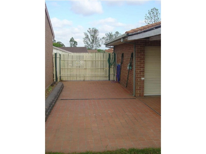 1 GEMSTONE WAY, Oakhurst NSW 2761