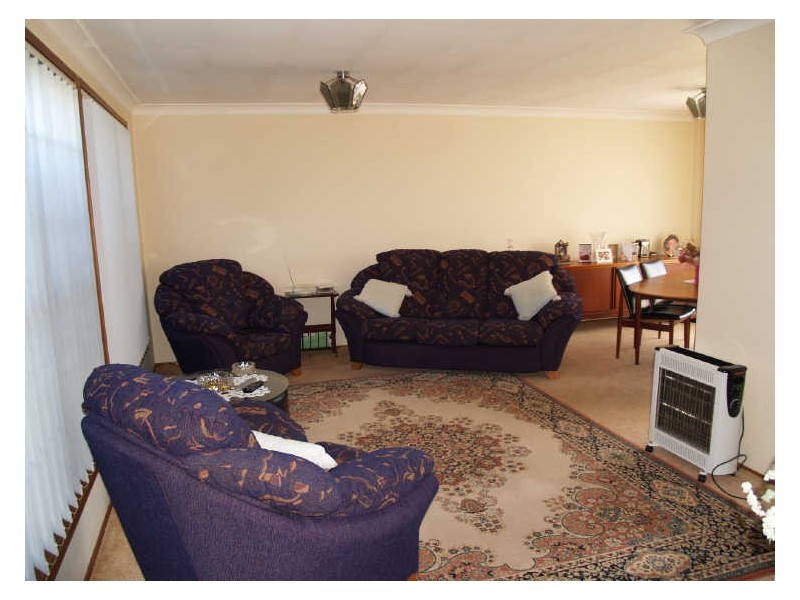 13 PEACE AVENUE, St Clair NSW 2759