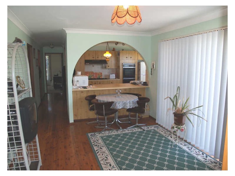 13 PEACE AVENUE, St Clair NSW 2759