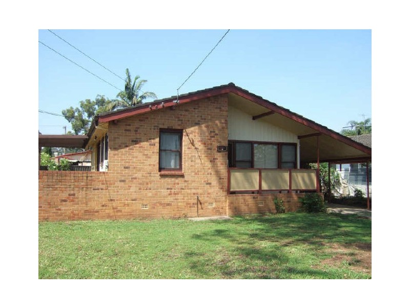 14 Samoa Place, Lethbridge Park NSW 2770