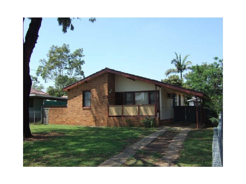 14 Samoa Place, Lethbridge Park NSW 2770