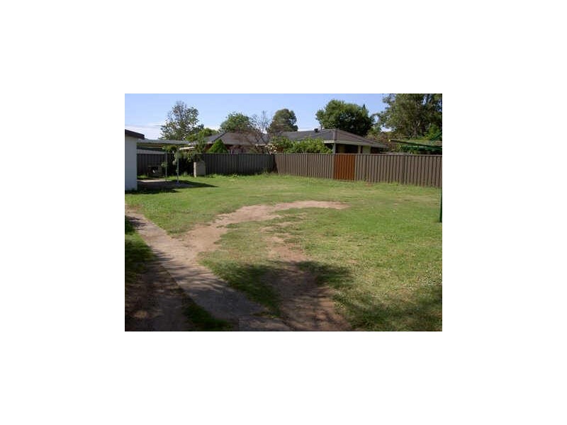 219 DESBOROUGH ROAD, St Marys NSW 2760