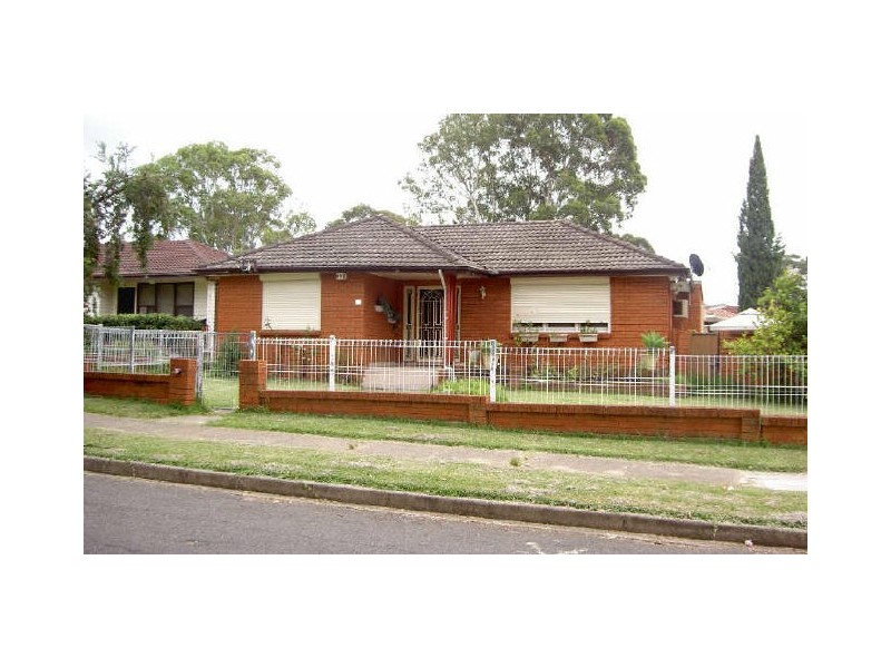 2 MENDANA STREET, Lethbridge Park NSW 2770