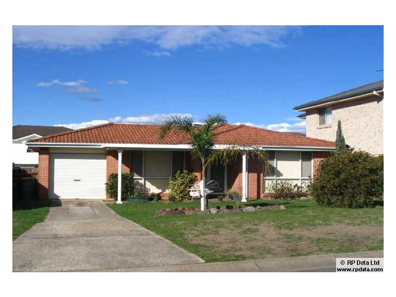 10 CHATRES STREET, St Clair NSW 2759