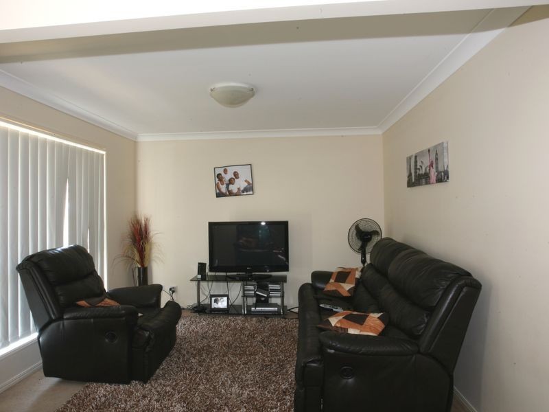 4 Somerwil Crescent, Bellbird Park QLD 4300
