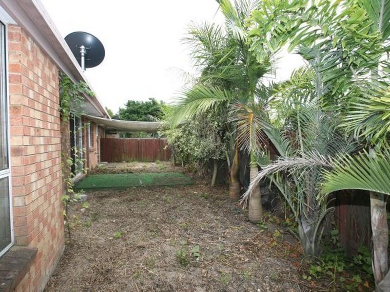 2/18 Mooney Close, Goodna QLD 4300