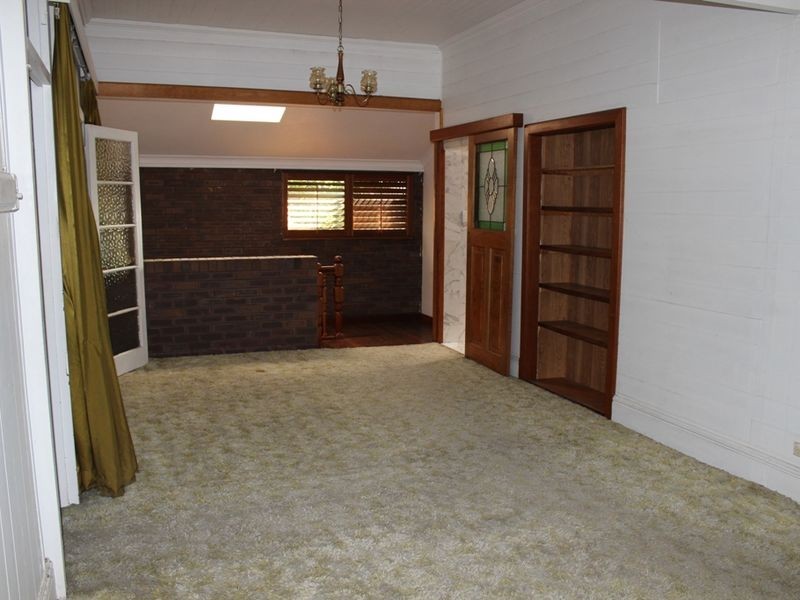 118 Jacaranda Street, North Booval QLD 4304