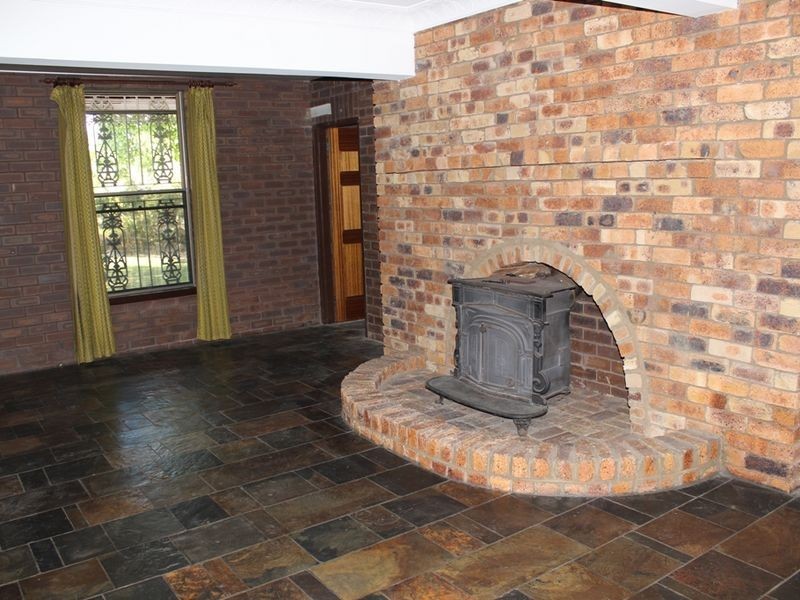 118 Jacaranda Street, North Booval QLD 4304