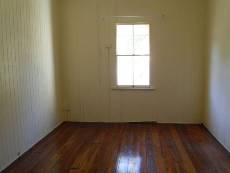 2 Mary Street, Woodend QLD 4305