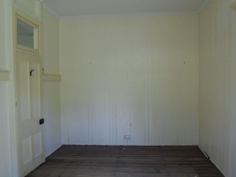 2 Mary Street, Woodend QLD 4305