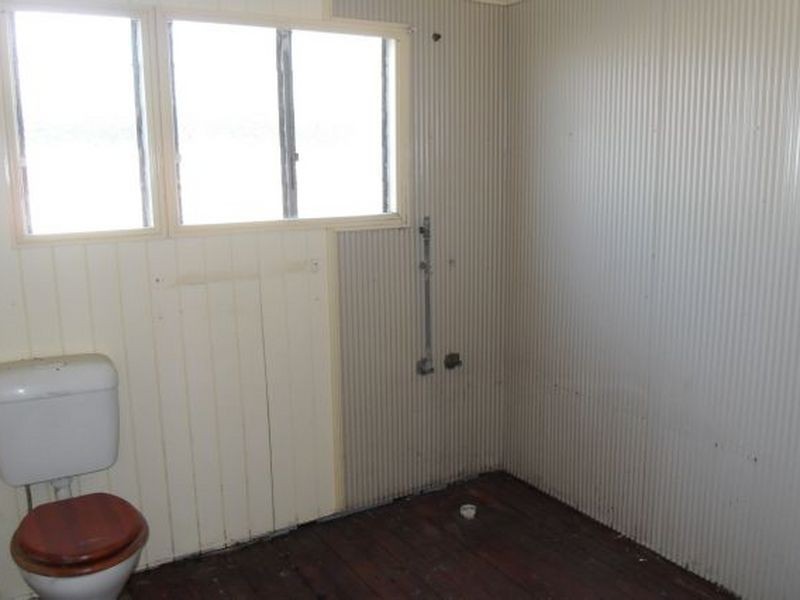 2 Mary Street, Woodend QLD 4305