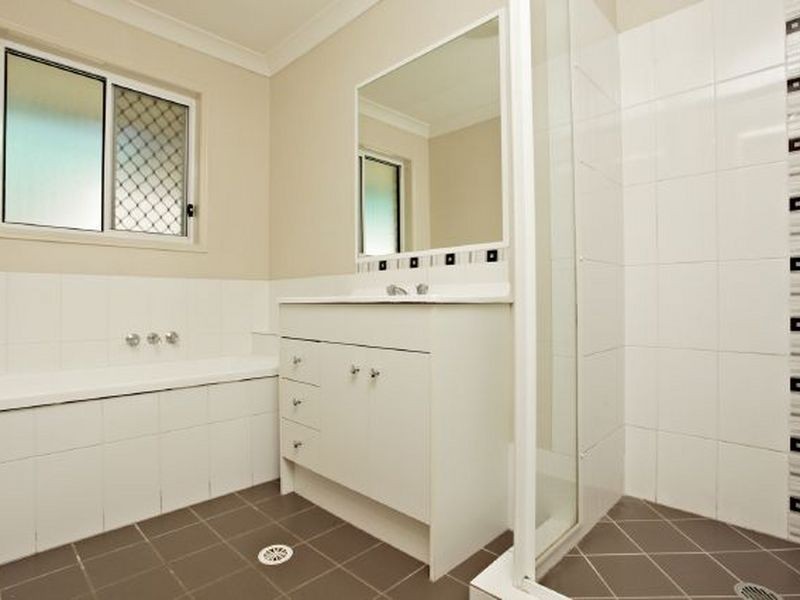 2 Demmers Court, Goodna QLD 4300